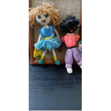 Кукла с использованием шнуров для вязания